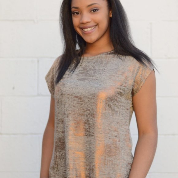 Dantelle Gold Foil Print Step Hem Shirt Large - Picture 2 of 15